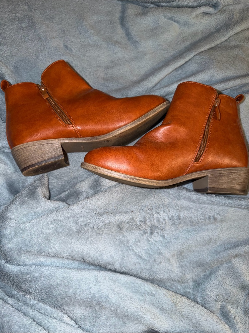 Women’s Side-Zip Ankle Bootie in Cognac